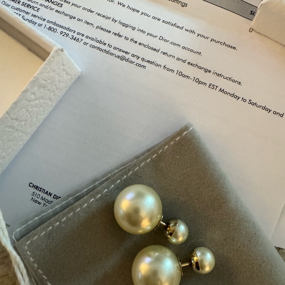 Dior Cream Pearl Accessories